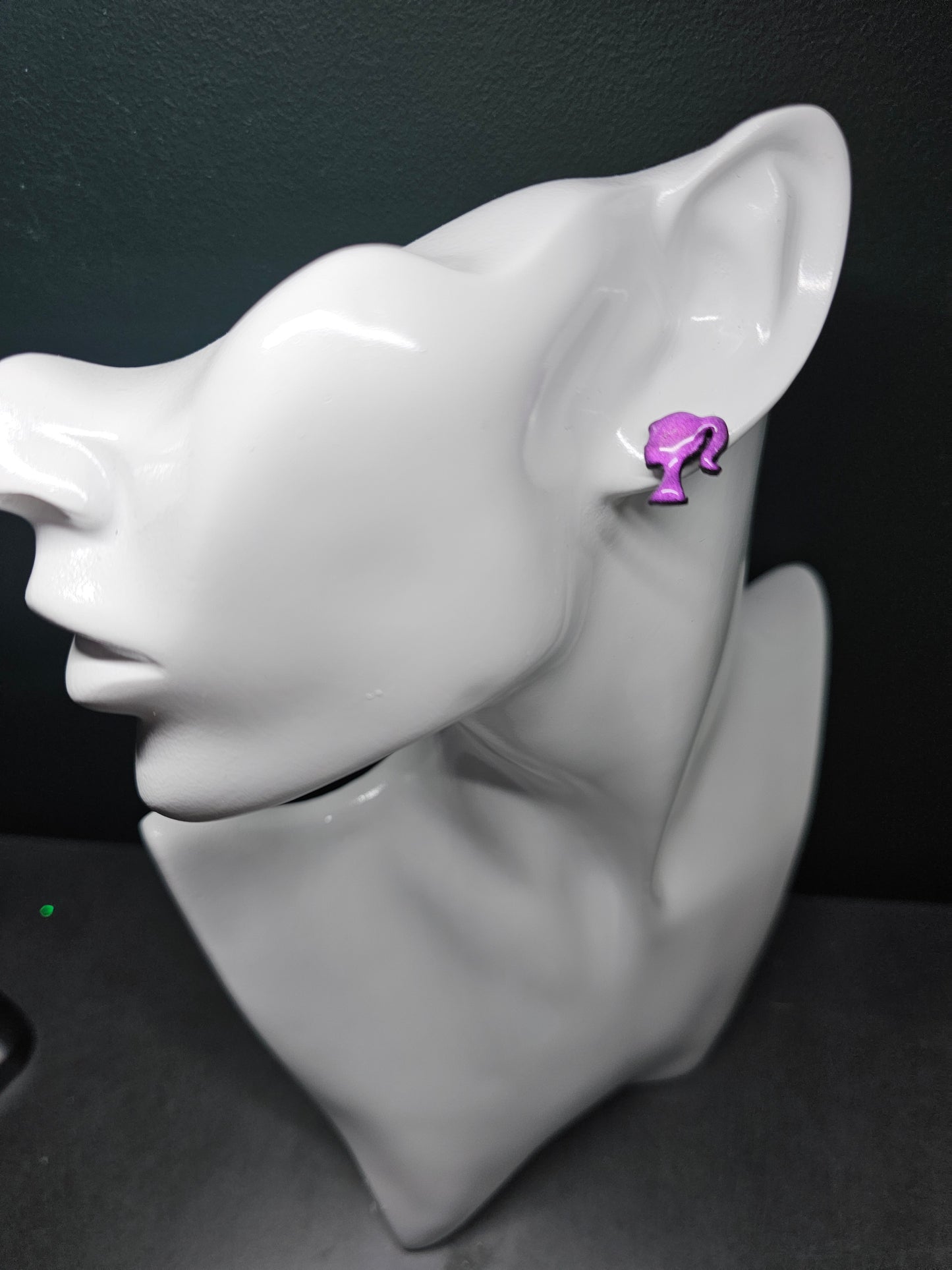 Fuchsia little lady stud earrings