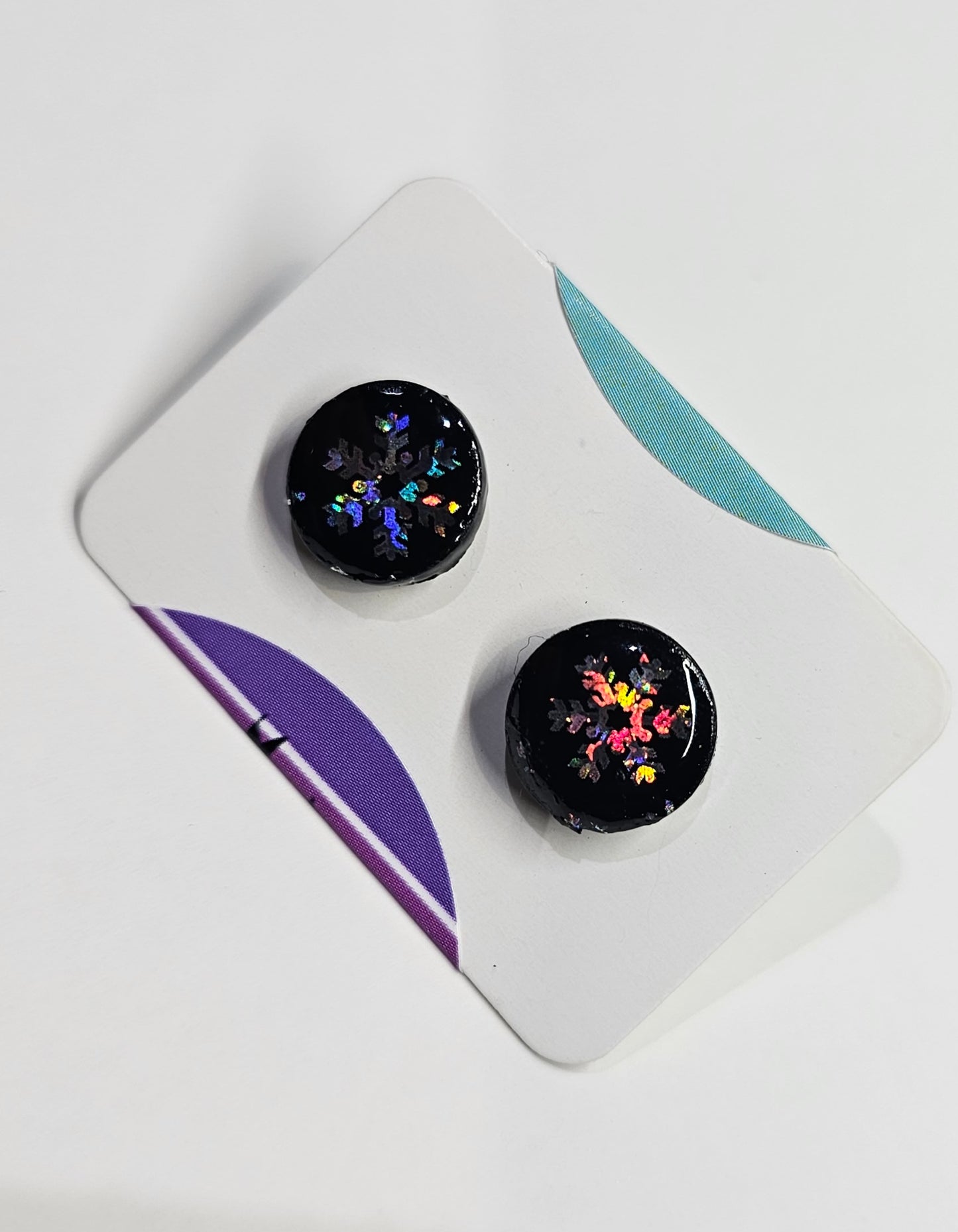 Snowflake dot stud earrings