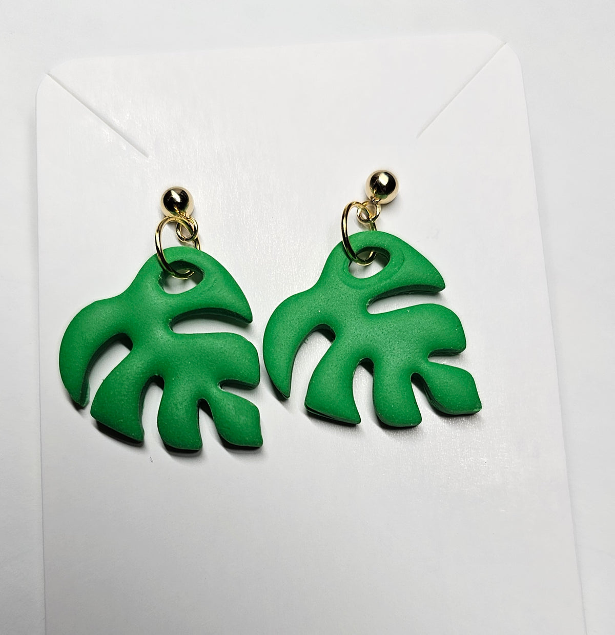 Monstera leaf earrings