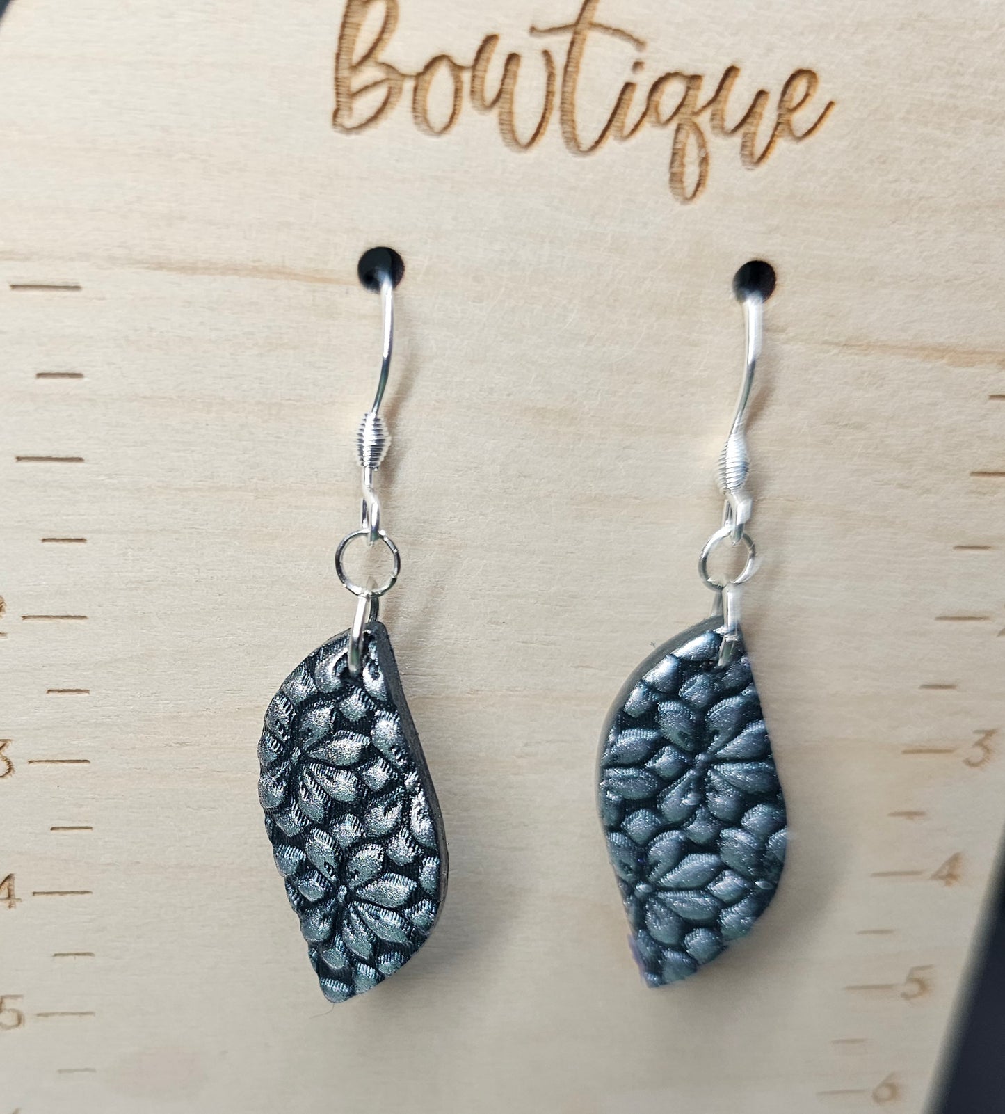 Drop wave flower pattern earrings