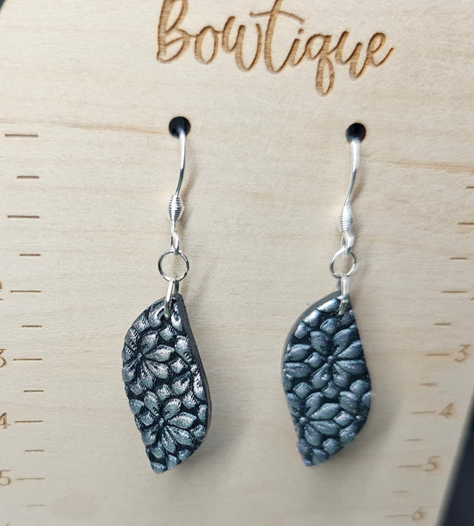 Drop wave flower pattern earrings