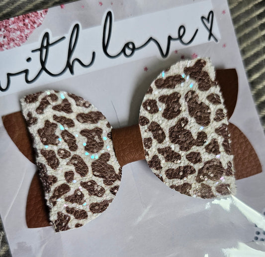 Brown giraffe print hair bow