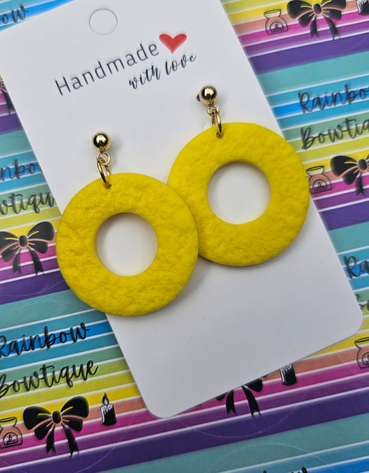 Yellow textured hoop earrings