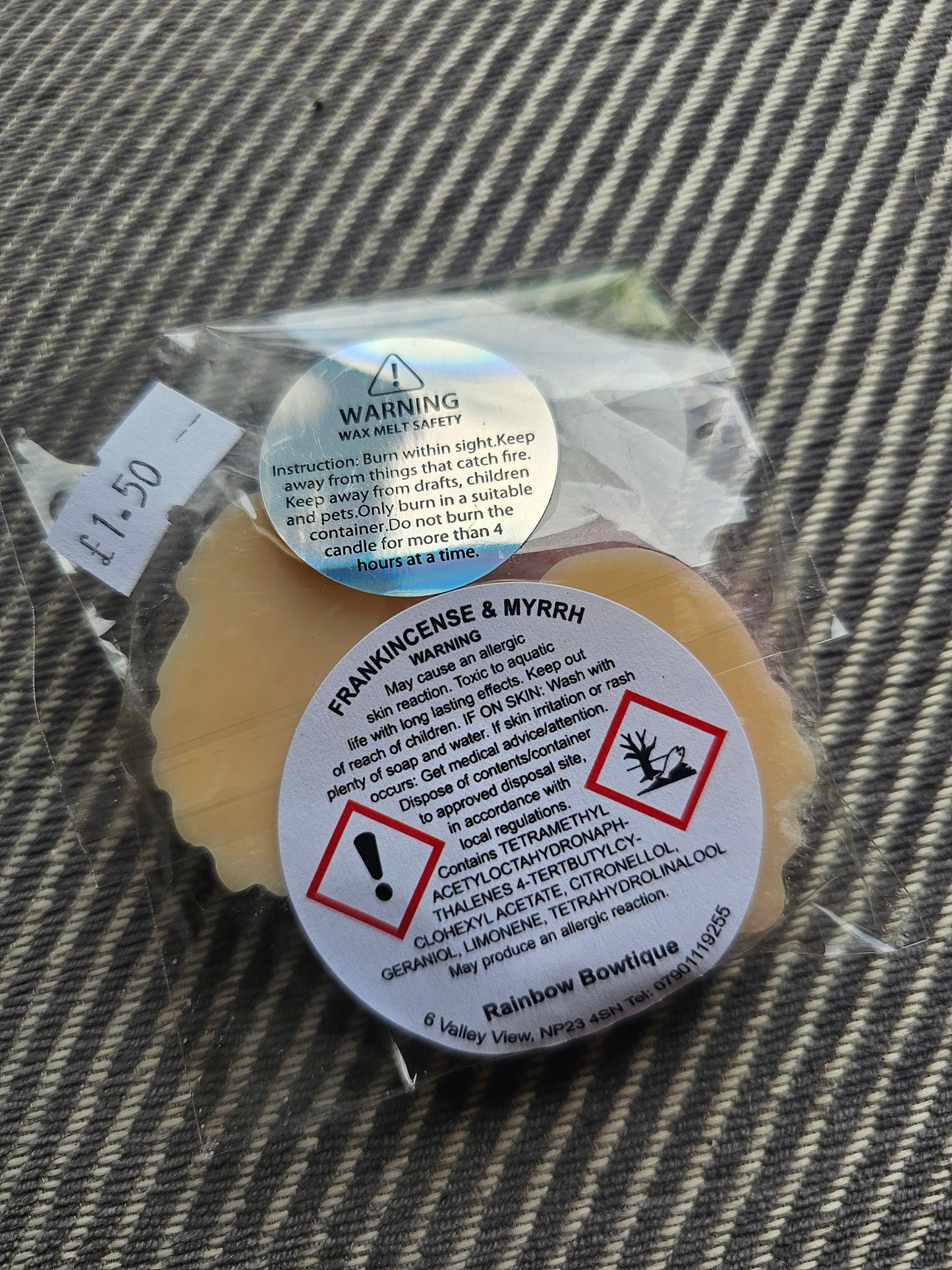 Frankincense and myrrh santa wax melt