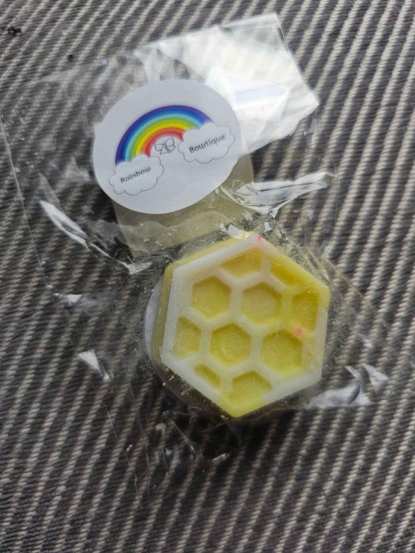 Flora spring honeycomb wax melt